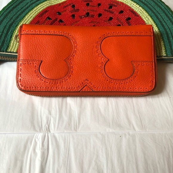 Tory Burch Orange Pebbled Leather Heavy Stitching Bifold Clutch Zipper 8 X 4 - Picture 3 of 6